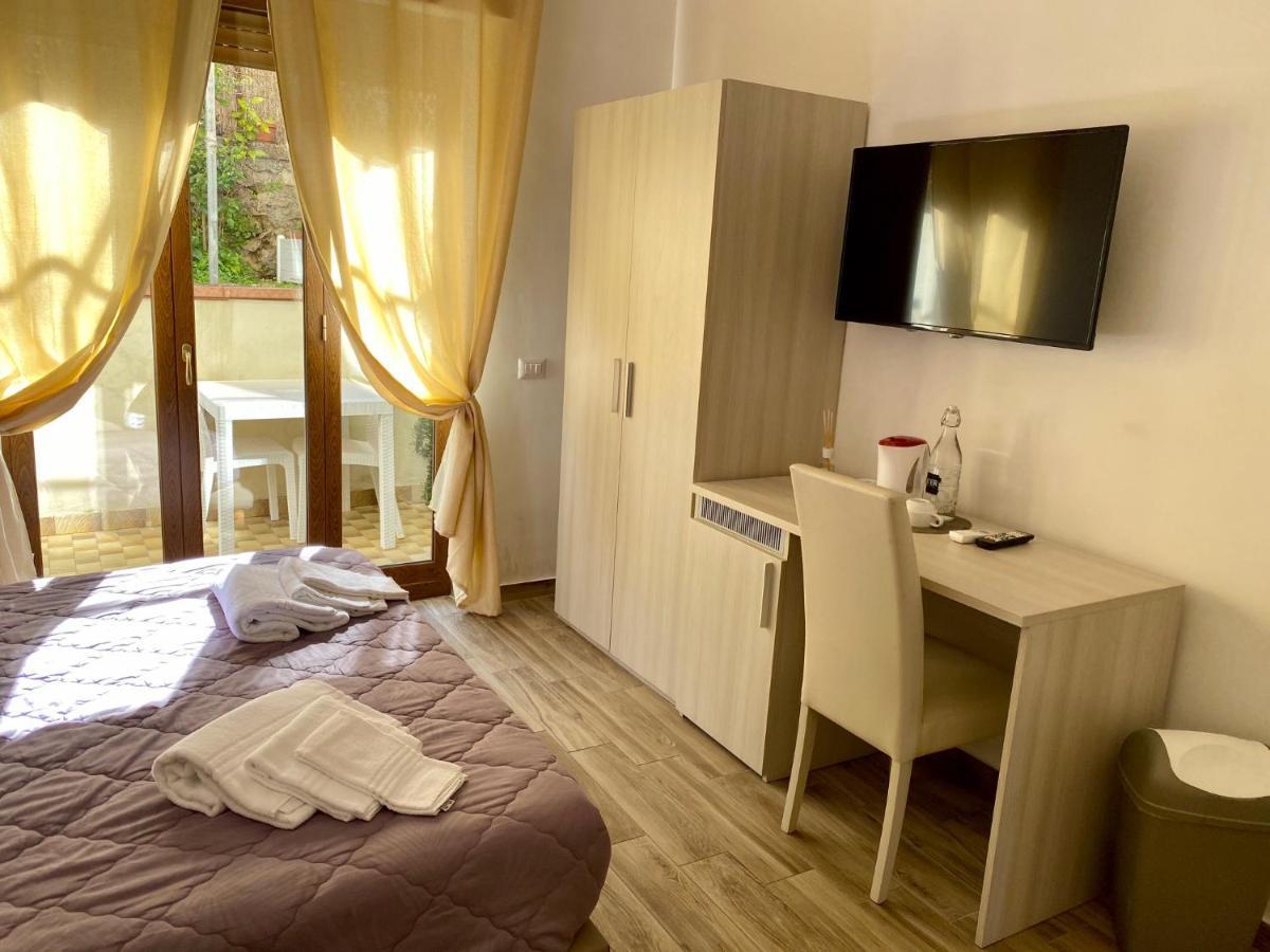 Caruso Rooms Соренто Екстериор снимка